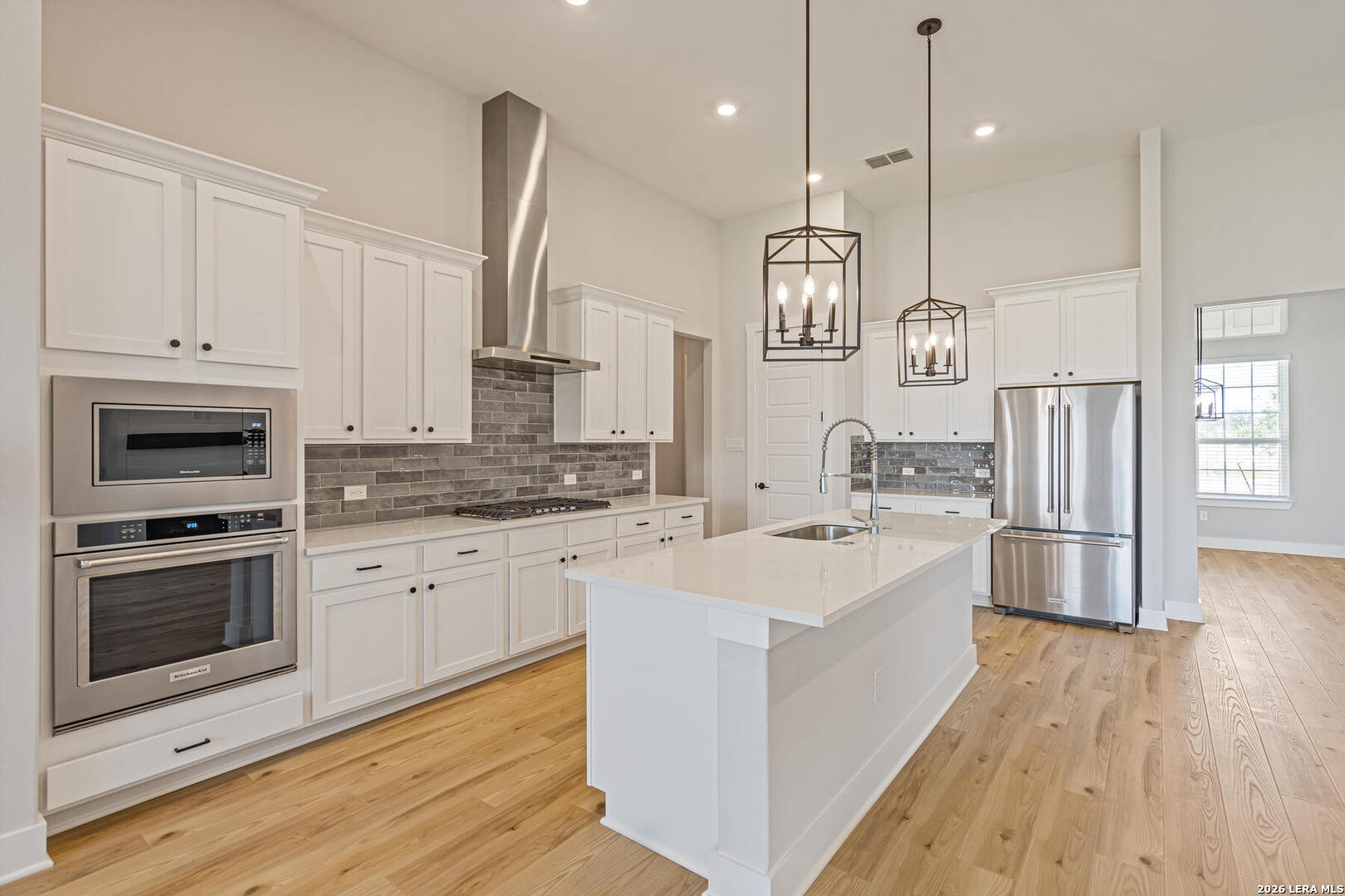 257 Lawrence Drive Castroville, TX 78009 - Photo 5 of 17