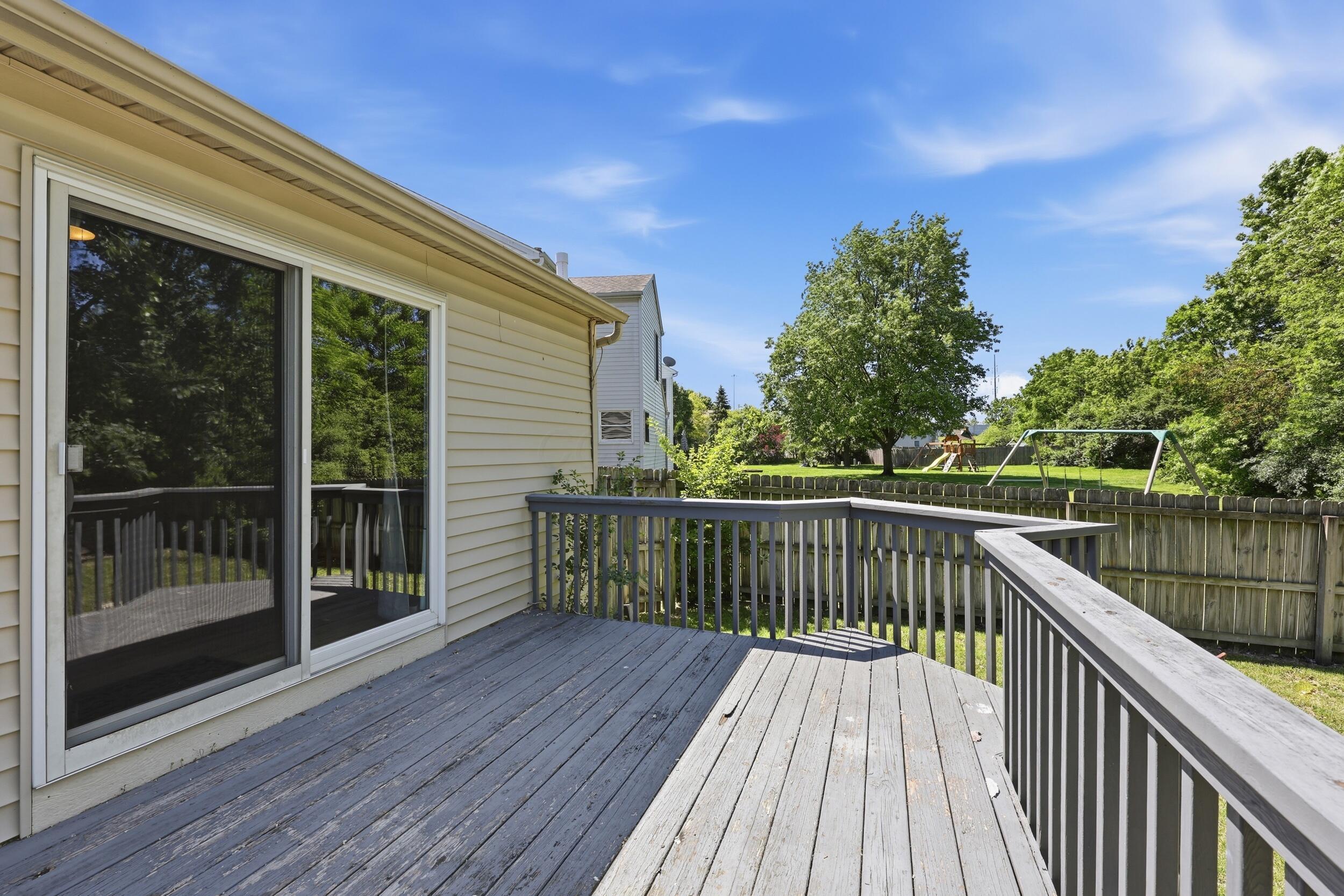4553 Nickerson Road Columbus, OH 43228 - Photo 27 of 37 Deck