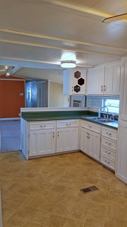 10 Myrtle Street Clinton, MA 01510 - Photo 7 of 24 Gallery Image 7