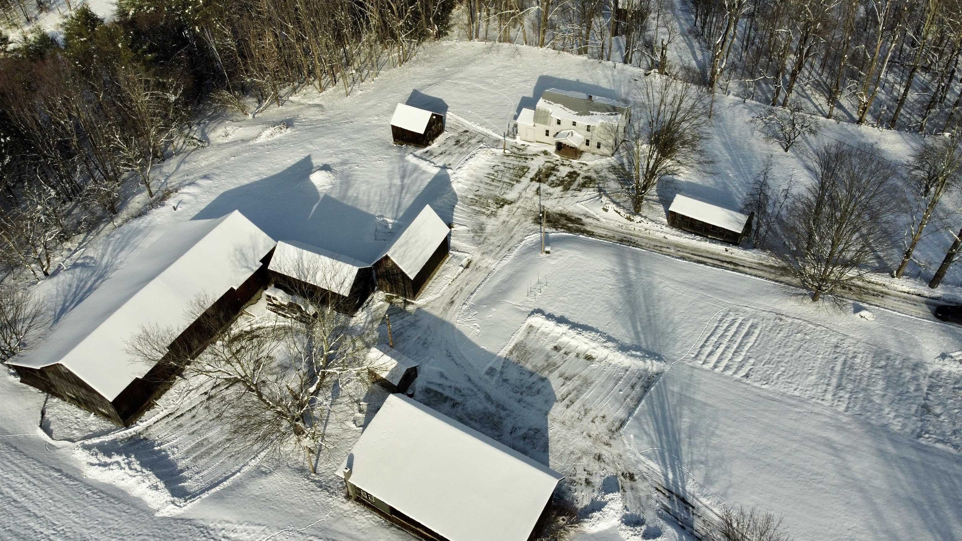 390 Clay Road Thetford, VT 05045 - Photo 1 of 24 Gallery Image 1