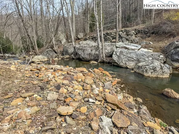 $300,000 | Big Rock Drive, Elk Park, NC 28622