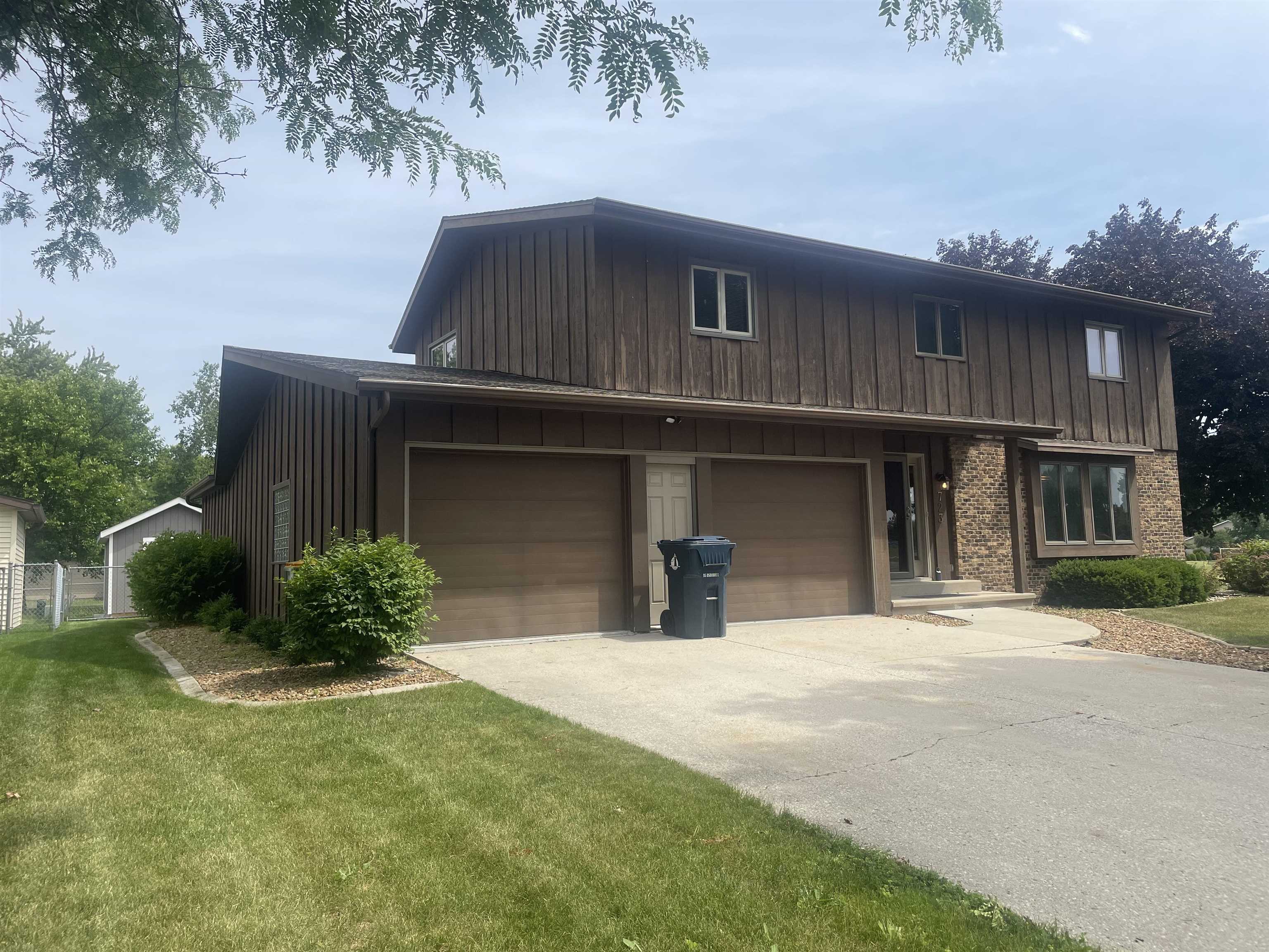 723 Ruggles Street Fond du Lac, WI 54935 - Photo 3 of 41
