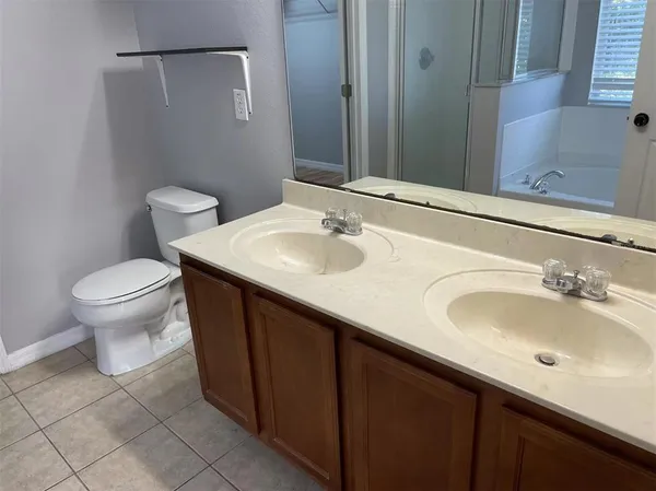 $2,800 | 15061 Perdido Drive, Orlando, FL 32828