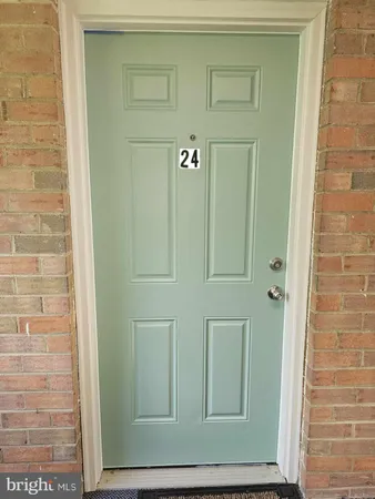 $1,200 | 144 Hillcrest Drive, Unit 24, Fredericksburg, VA 22401