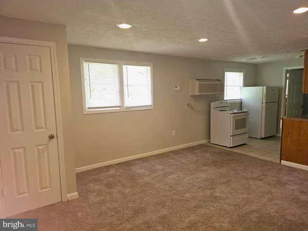 $1,200 | 144 Hillcrest Drive, Unit 24, Fredericksburg, VA 22401