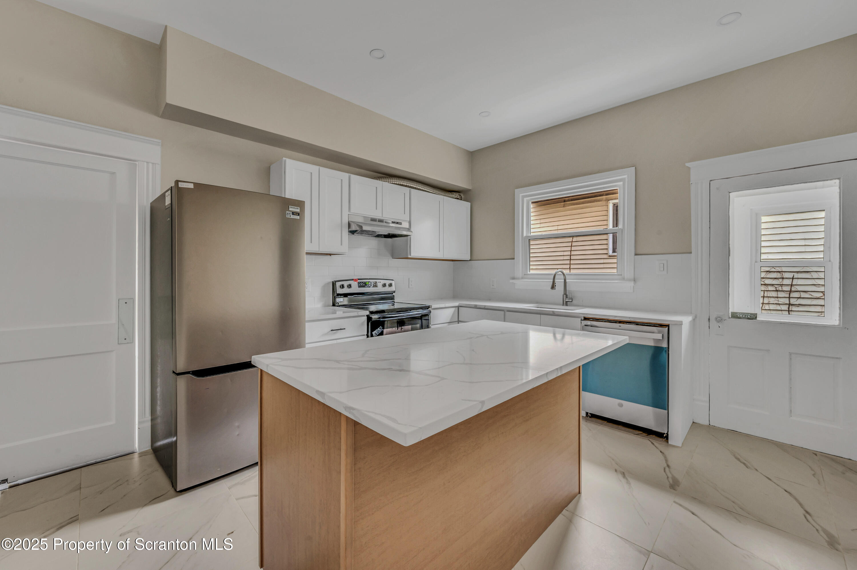 918 Maple Street, Unit 1 Scranton, PA 18505 - Photo 3 of 17 Maple_-16