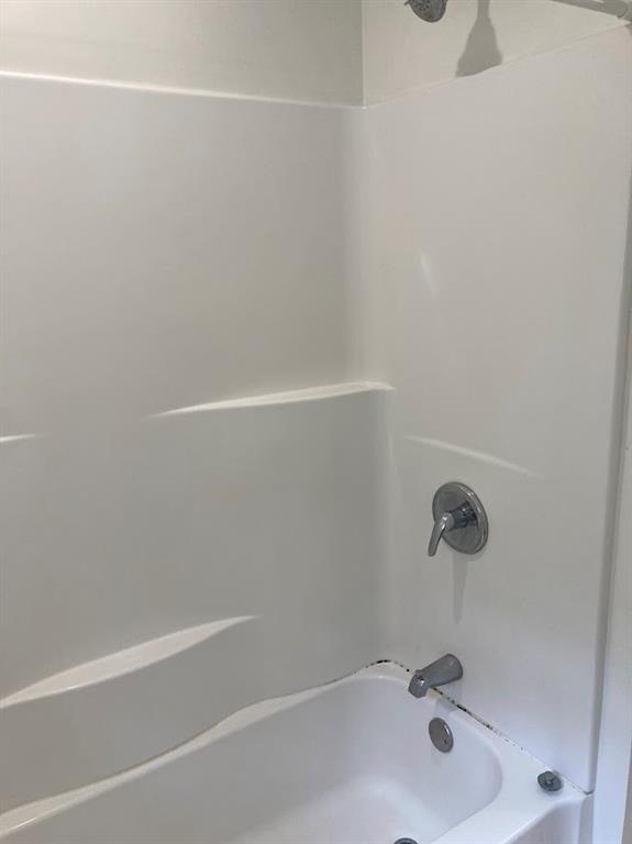 4974 Williamsport Road Elizabeth, PA 15037 - Photo 14 of 34 a bathroom with a bathtub