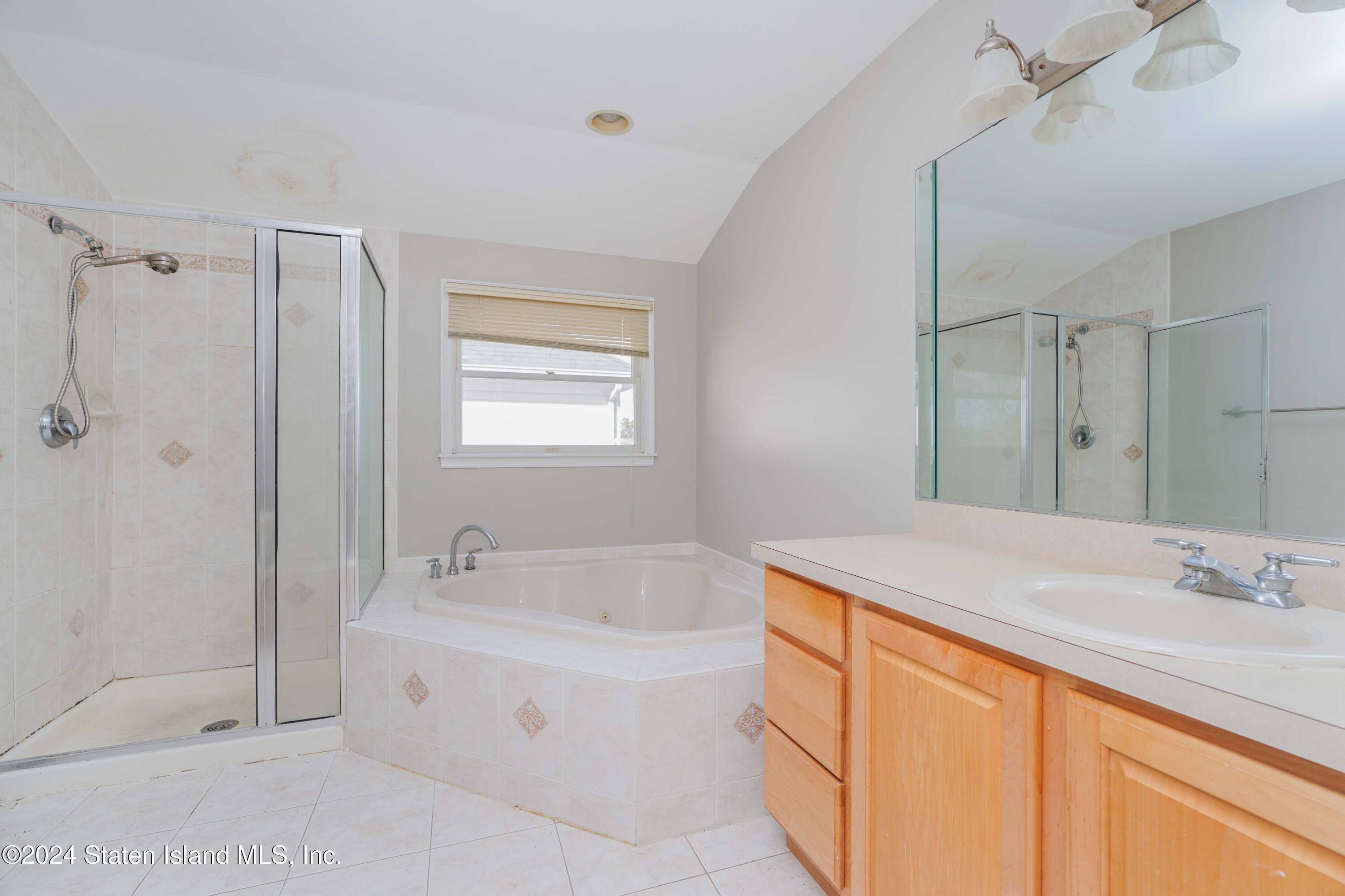 19 Rigimar Court Staten Island, NY 10309 - Photo 12 of 21 Bath 2