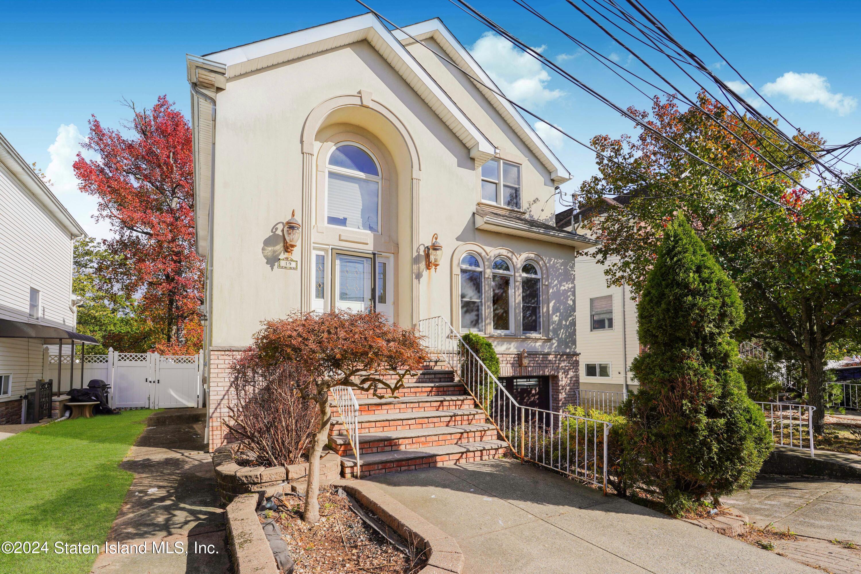 19 Rigimar Court Staten Island, NY 10309 - Photo 2 of 21 Side
