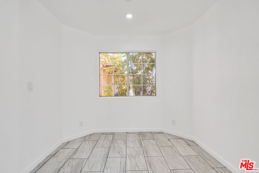 25845 Browning Place Stevenson Ranch, CA 91381 - Photo 17 of 36 an empty room with a window
