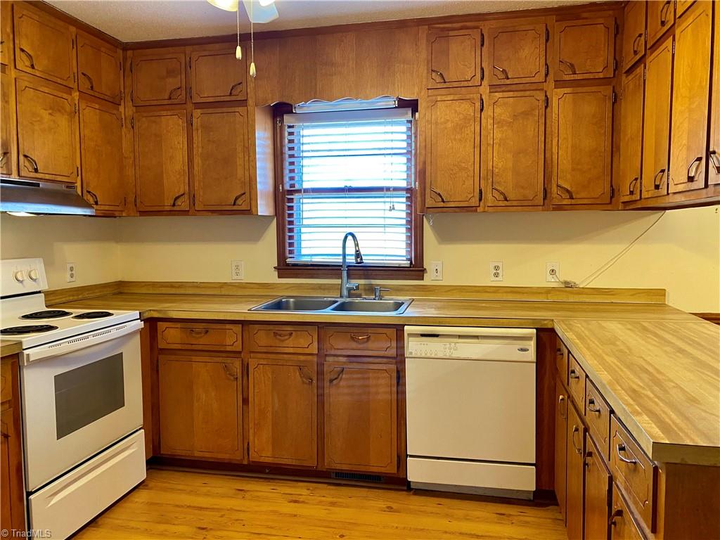 6551 Hunt Road Pleasant Garden, NC 27313 - Photo 11 of 32 Gallery Image 11