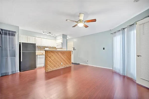 $900 | 2314 Bamboo Drive, Unit I304, Arlington, TX 76006