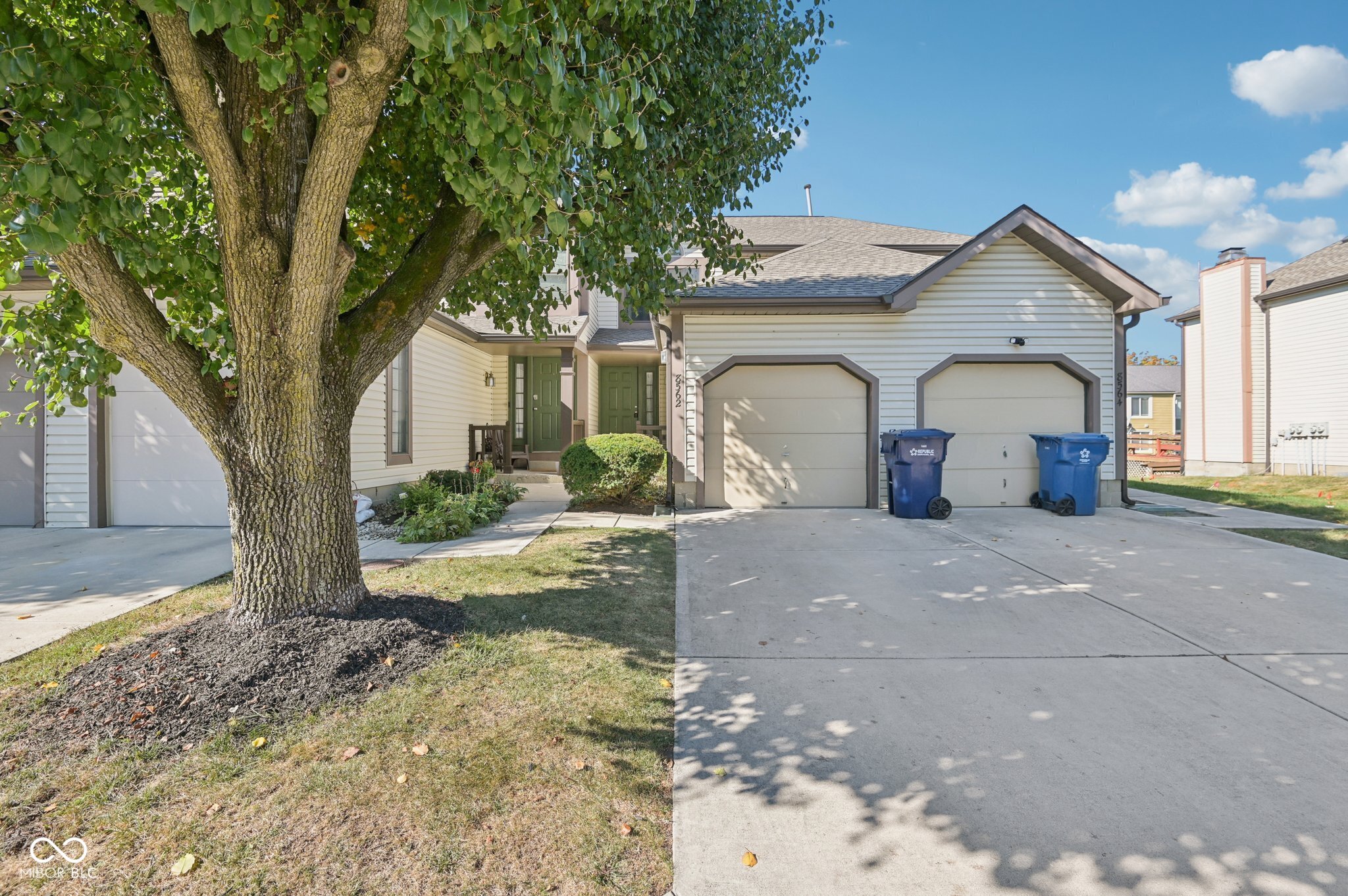 8562 Hague Road Indianapolis, IN 46256 - Photo 2 of 34