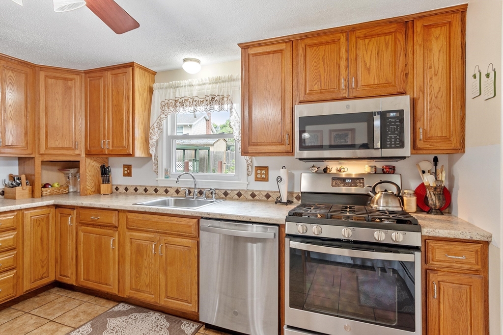 41 Ord Street Salem, MA 01970 - Photo 15 of 34