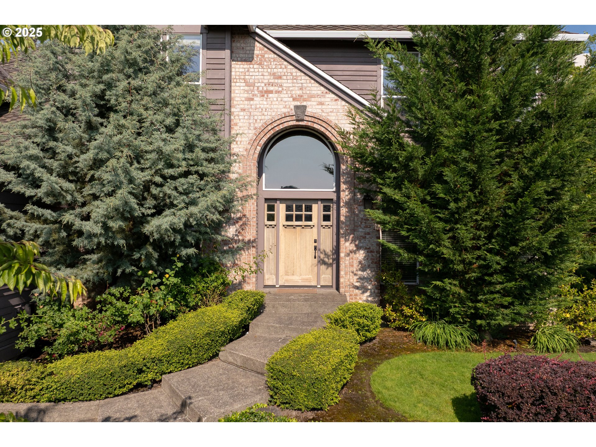 1314 Northwest Abernethy Road Portland, OR 97229 - Photo 4 of 46 Gallery Image 4