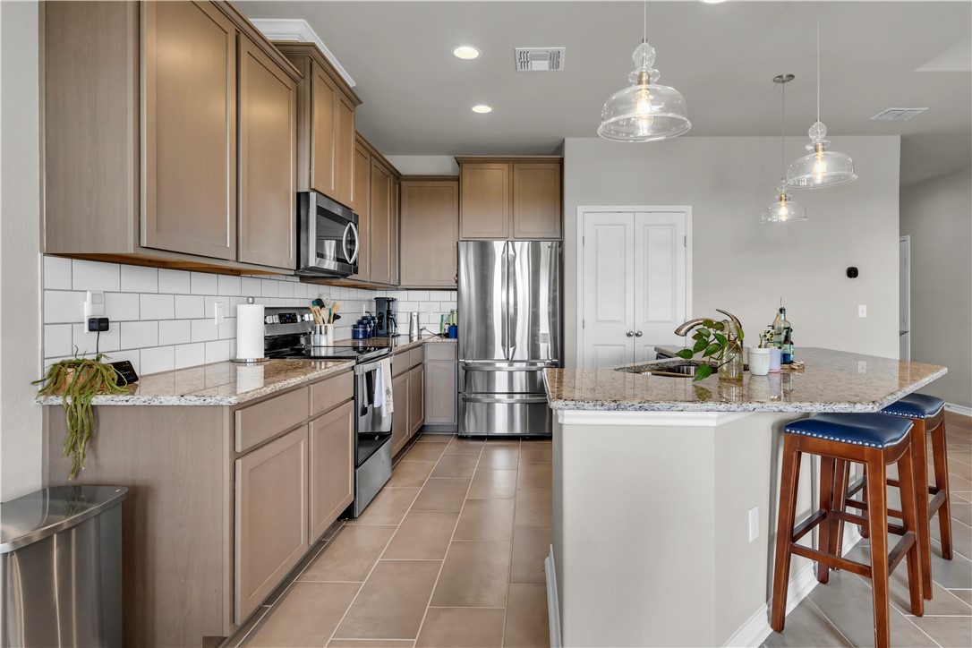 1033 Ocean Breeze Portland, TX 78374 - Photo 29 of 38