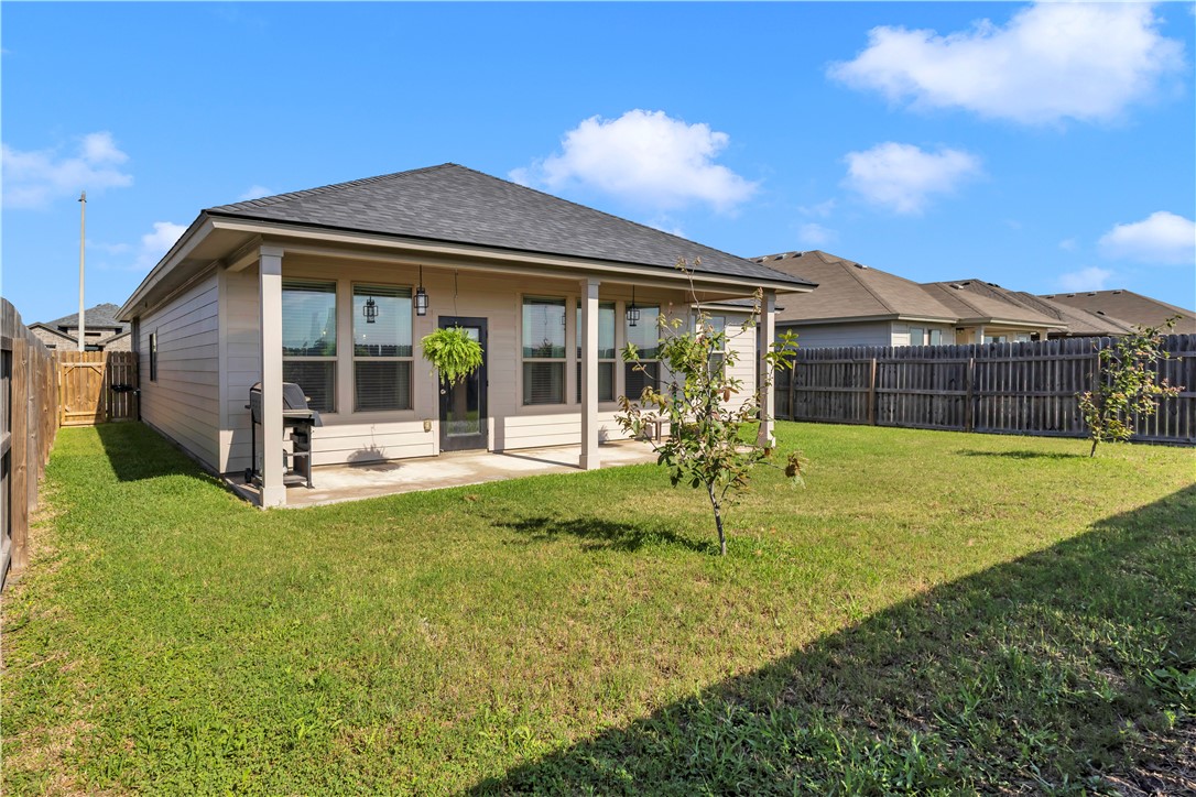 1033 Ocean Breeze Portland, TX 78374 - Photo 33 of 38