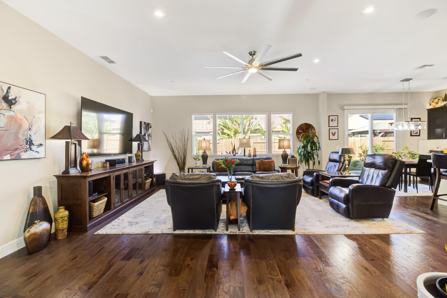 1101 Marichal Way Galt, CA 95632 - Photo 11 of 54