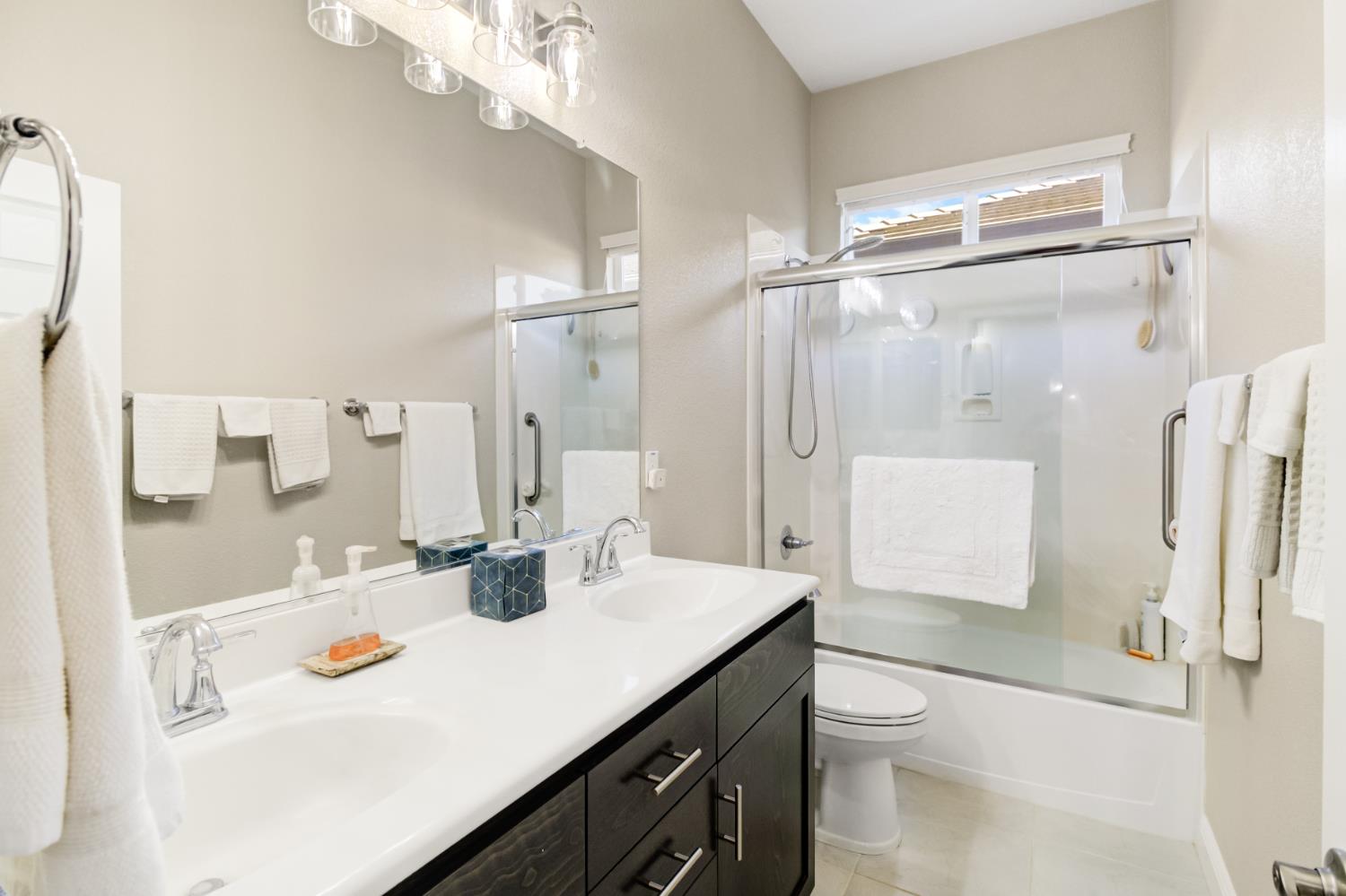 1101 Marichal Way Galt, CA 95632 - Photo 39 of 54