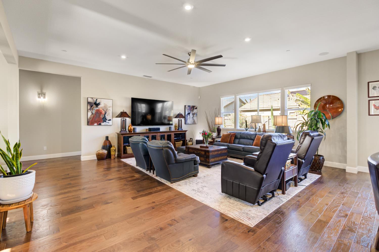 1101 Marichal Way Galt, CA 95632 - Photo 9 of 54