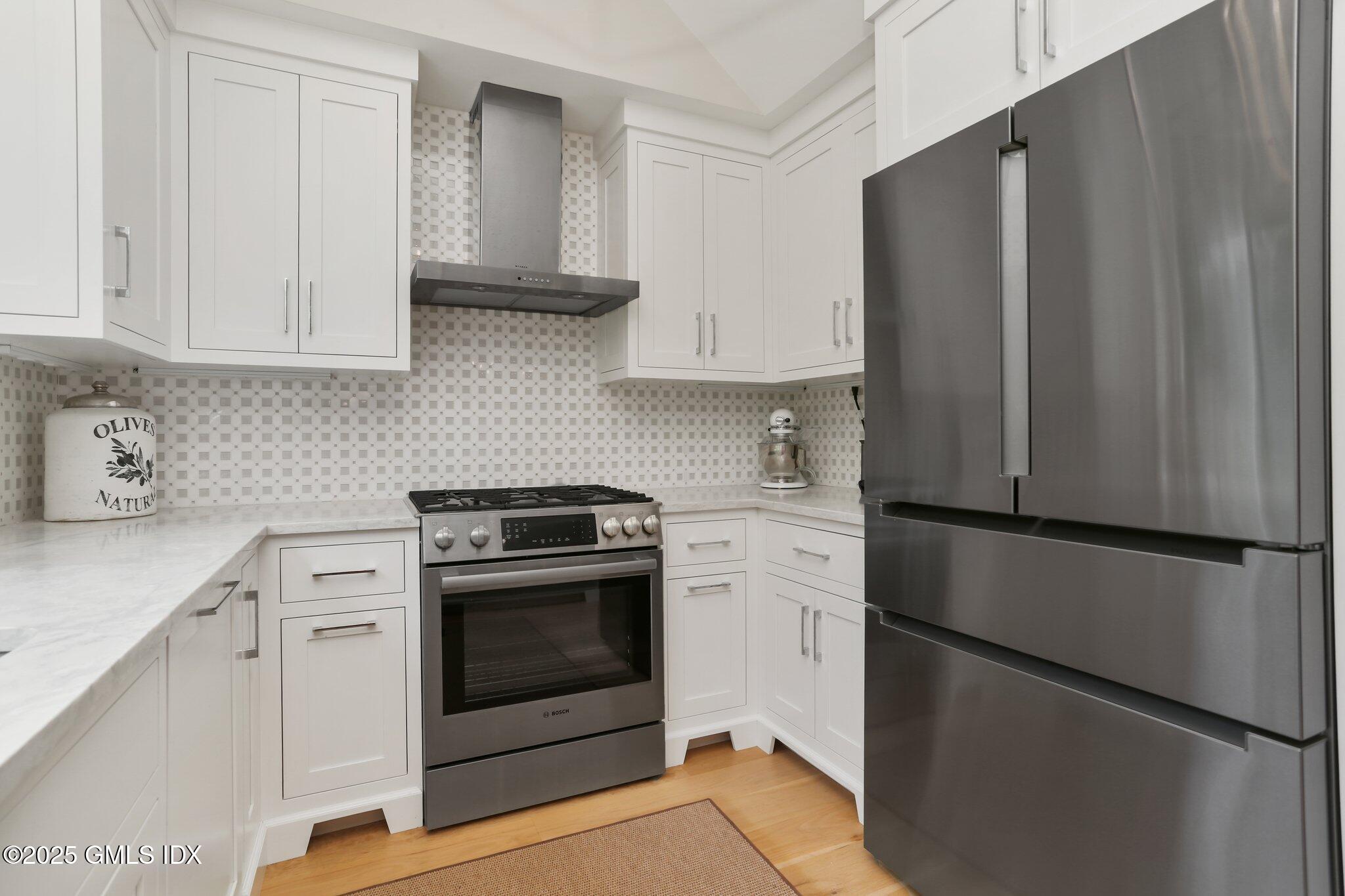 1 Shore Road, Unit 14 Stamford, CT 06902 - Photo 15 of 28 26-web-or-mls-1-shore-rd-unit-14
