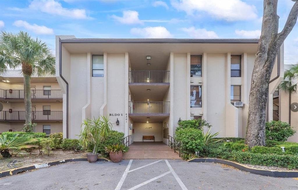 6301 North University Dr Unit 222