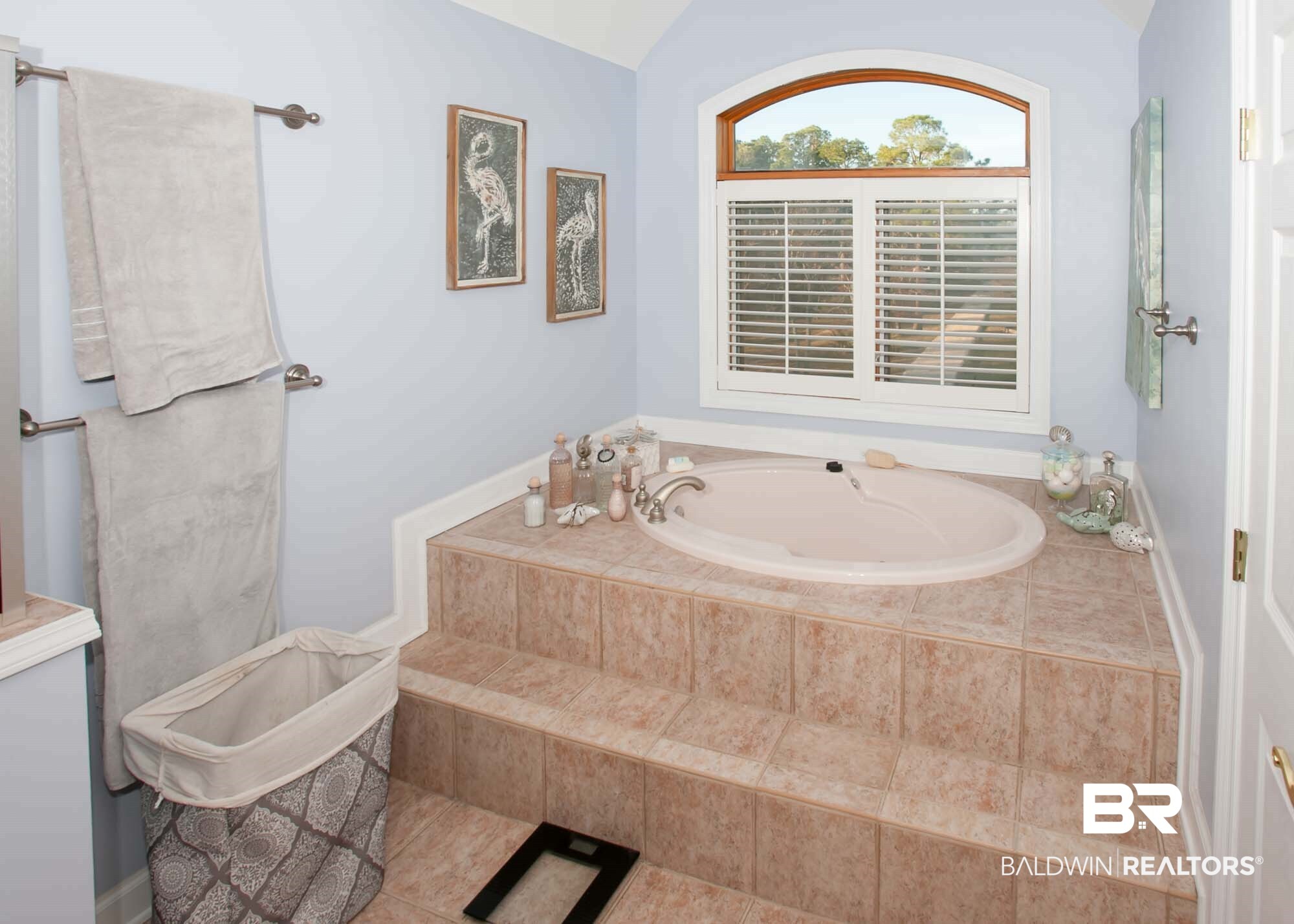 17260 Oyster Bay Road Gulf Shores, AL 36542 - Photo 26 of 49 Master bath