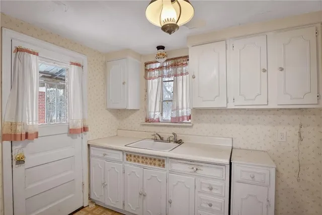 $199,899 | 822 Harden Drive, Pittsburgh, PA 15229