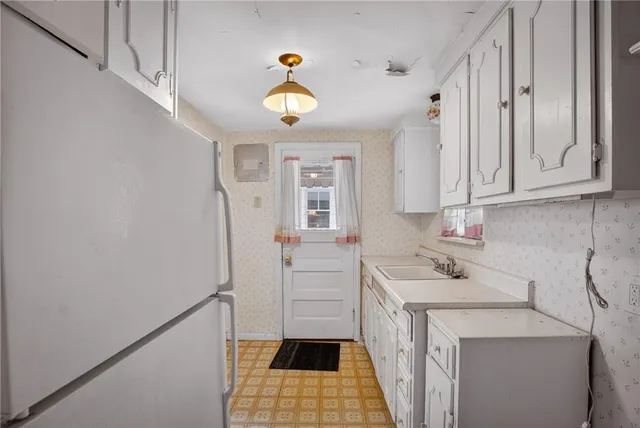 $199,899 | 822 Harden Drive, Pittsburgh, PA 15229