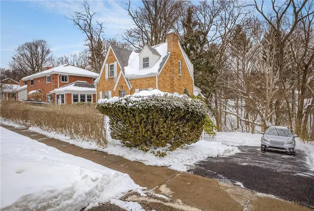 $199,899 | 822 Harden Drive, Pittsburgh, PA 15229