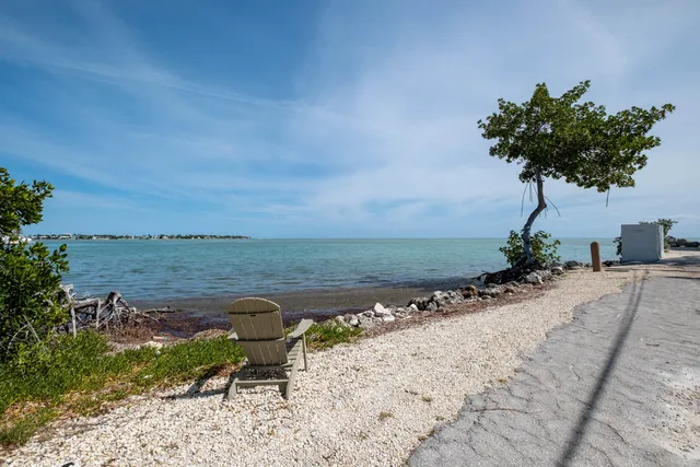 $3,050,000 | 900 101st Street, Marathon, FL 33050