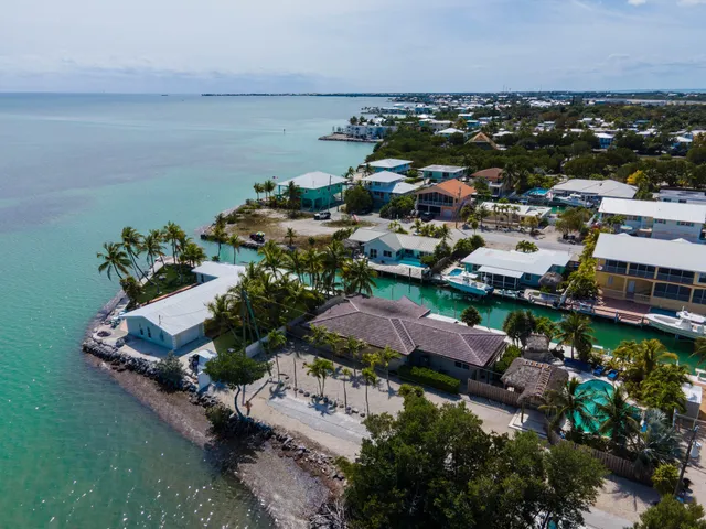 $3,050,000 | 900 101st Street, Marathon, FL 33050