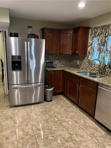 $2,500 | 2221 Deerlick Lane, Harvey, LA 70058