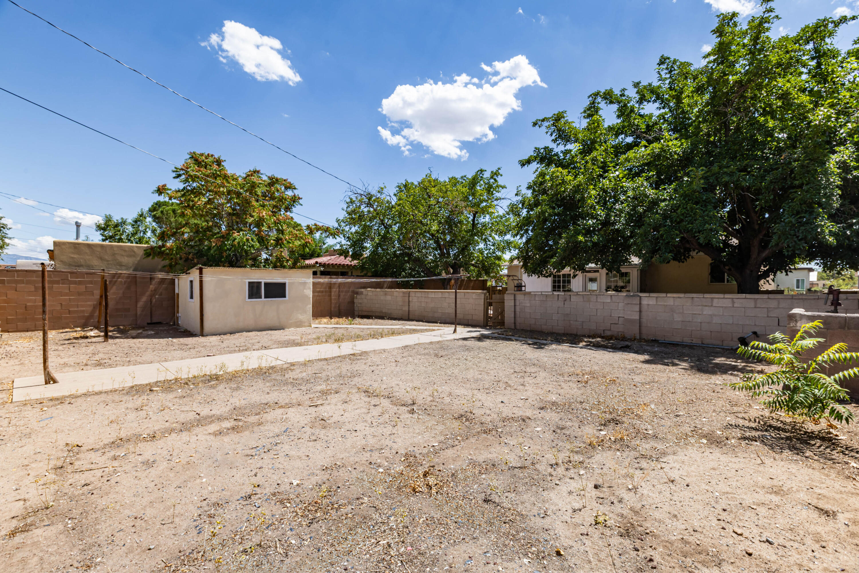 2419 Floral Road Northwest Albuquerque, NM 87104 - Photo 22 of 24 Gallery Image 22