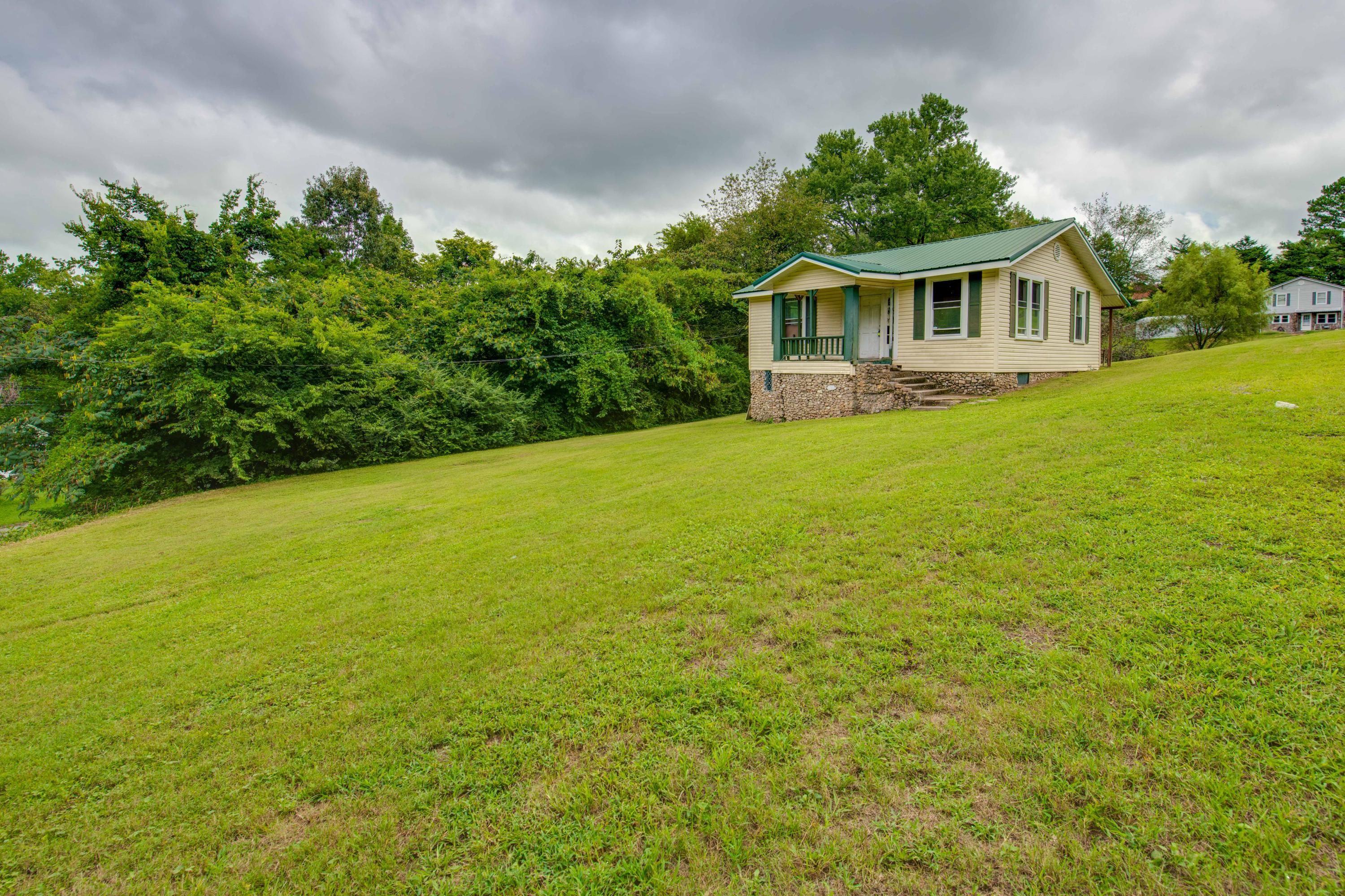 140 Hogan Road Rossville, GA 30741 - Photo 3 of 14 D85_0269