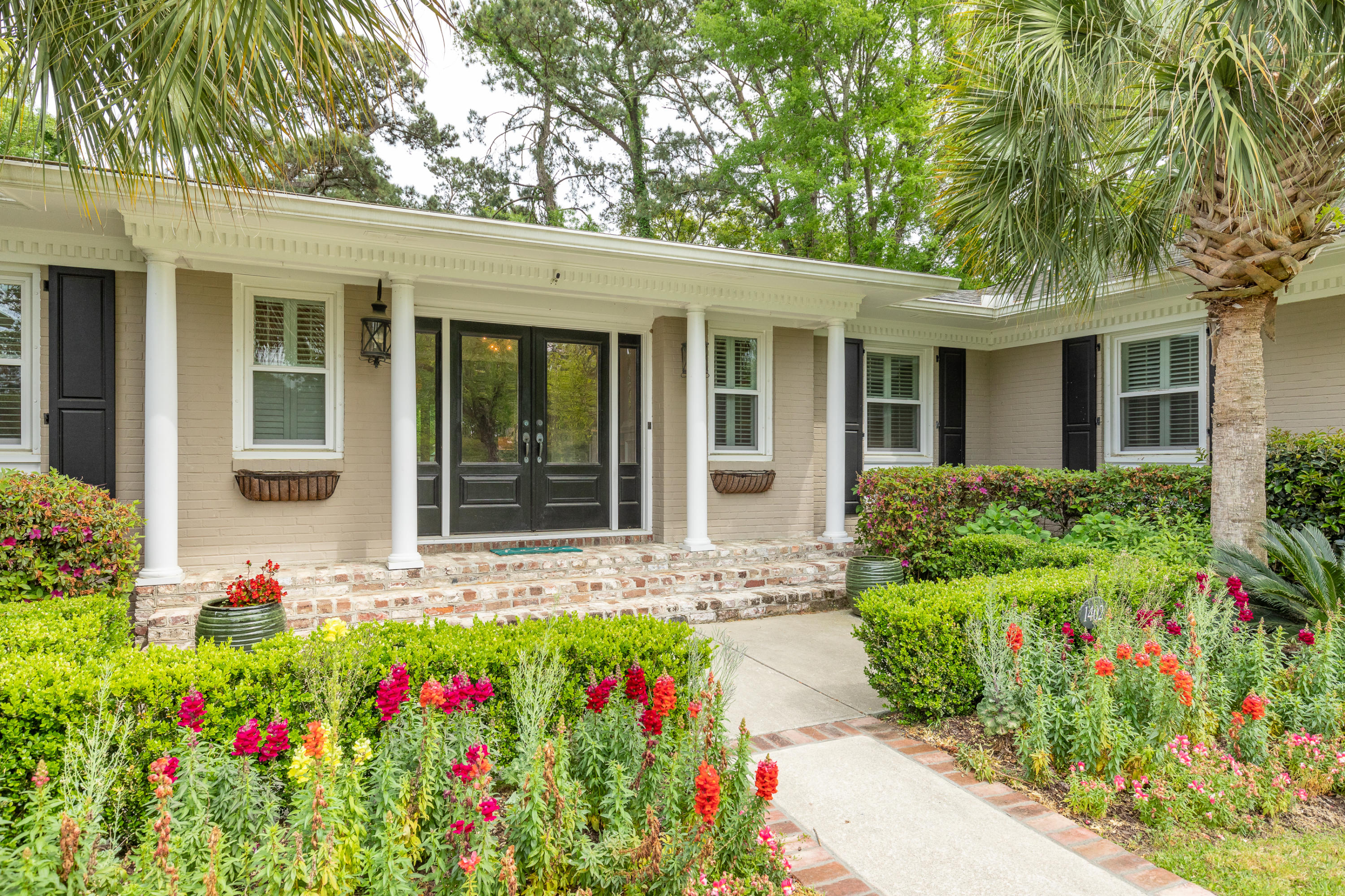 1402 Burningtree Road Charleston, SC 29412 - Photo 2 of 33 Front Porch