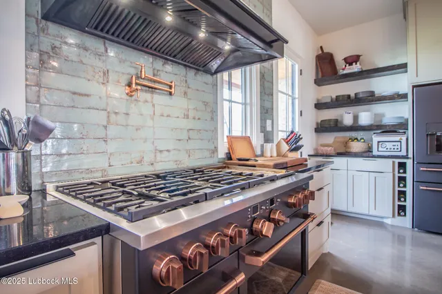 a view of washer and dryer