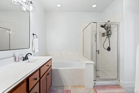 $350,000 | 6608 Lantern View Drive, Unit 102, Jonestown, TX 78645