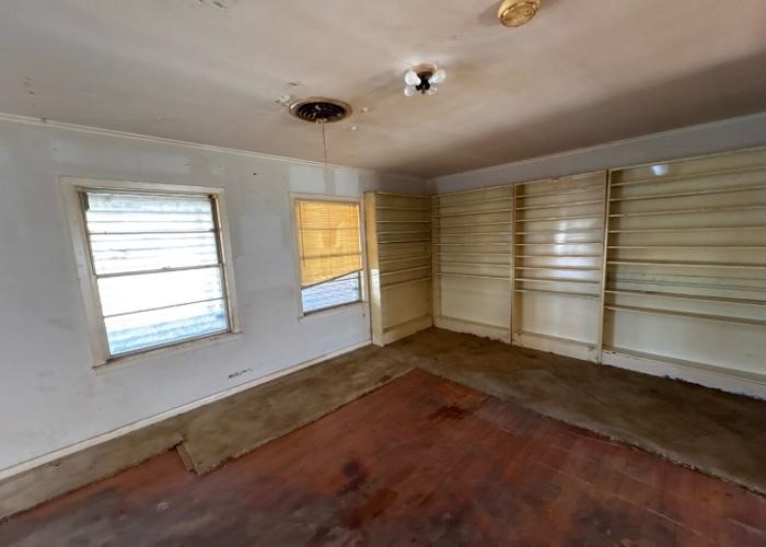 1301 Vauthier Street La Marque, TX 77568 - Photo 15 of 19 a view of an empty room and a window