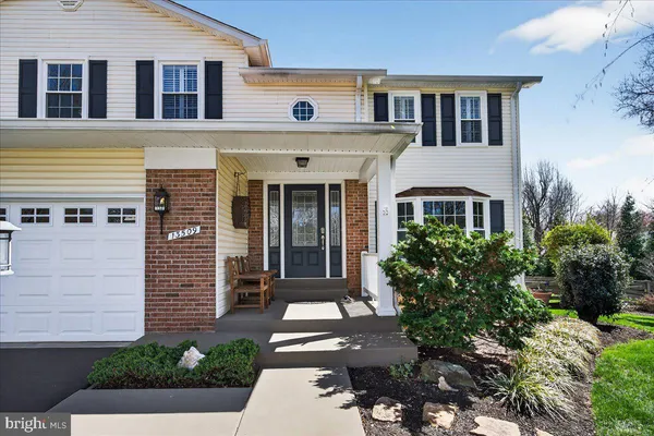 $1,025,000 | 13509 Oak Ivy Lane, Fairfax, VA 22033