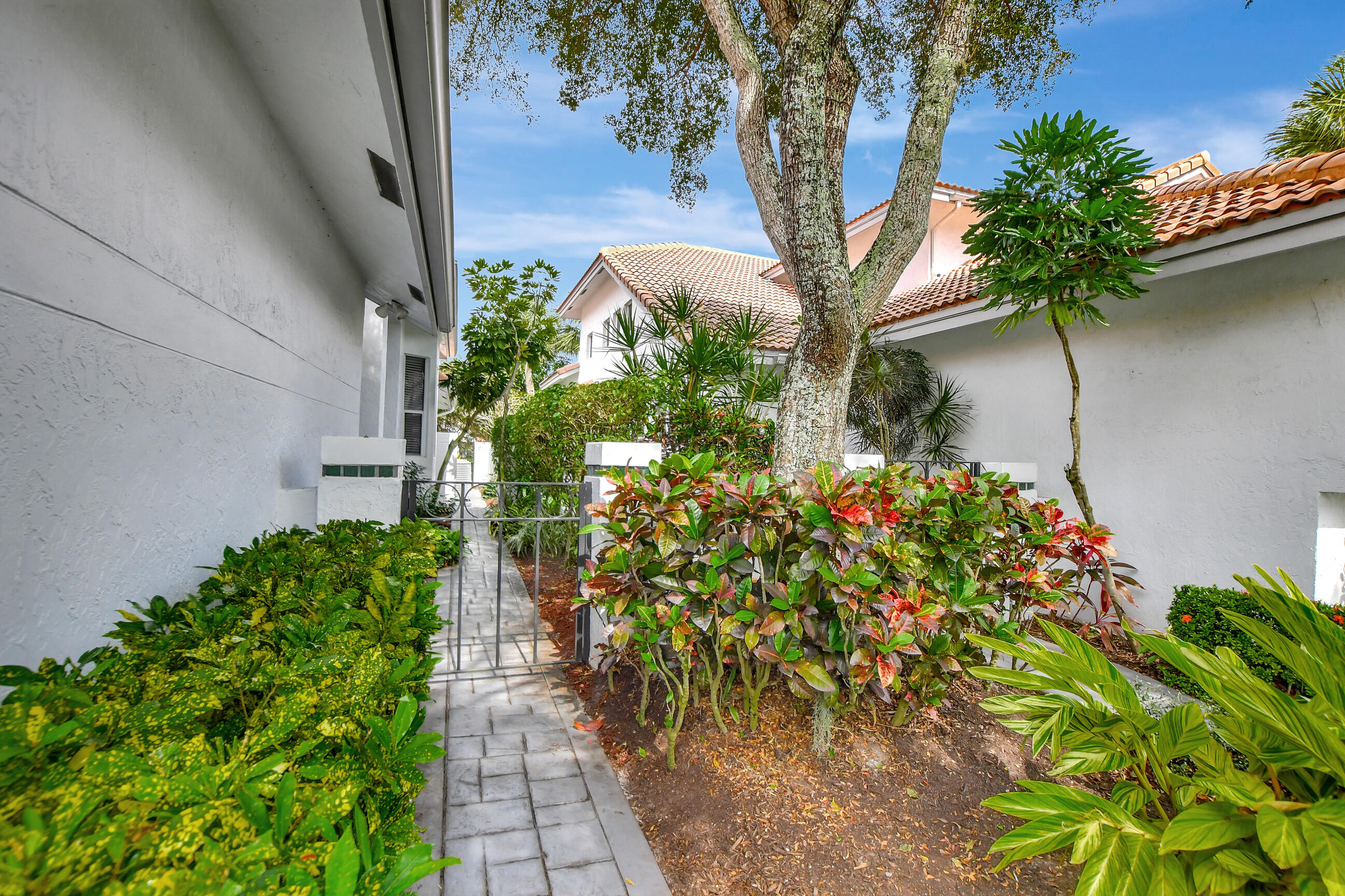 2201 Northwest 53rd Street Boca Raton, FL 33496 - Photo 2 of 26 03_dsc_0326