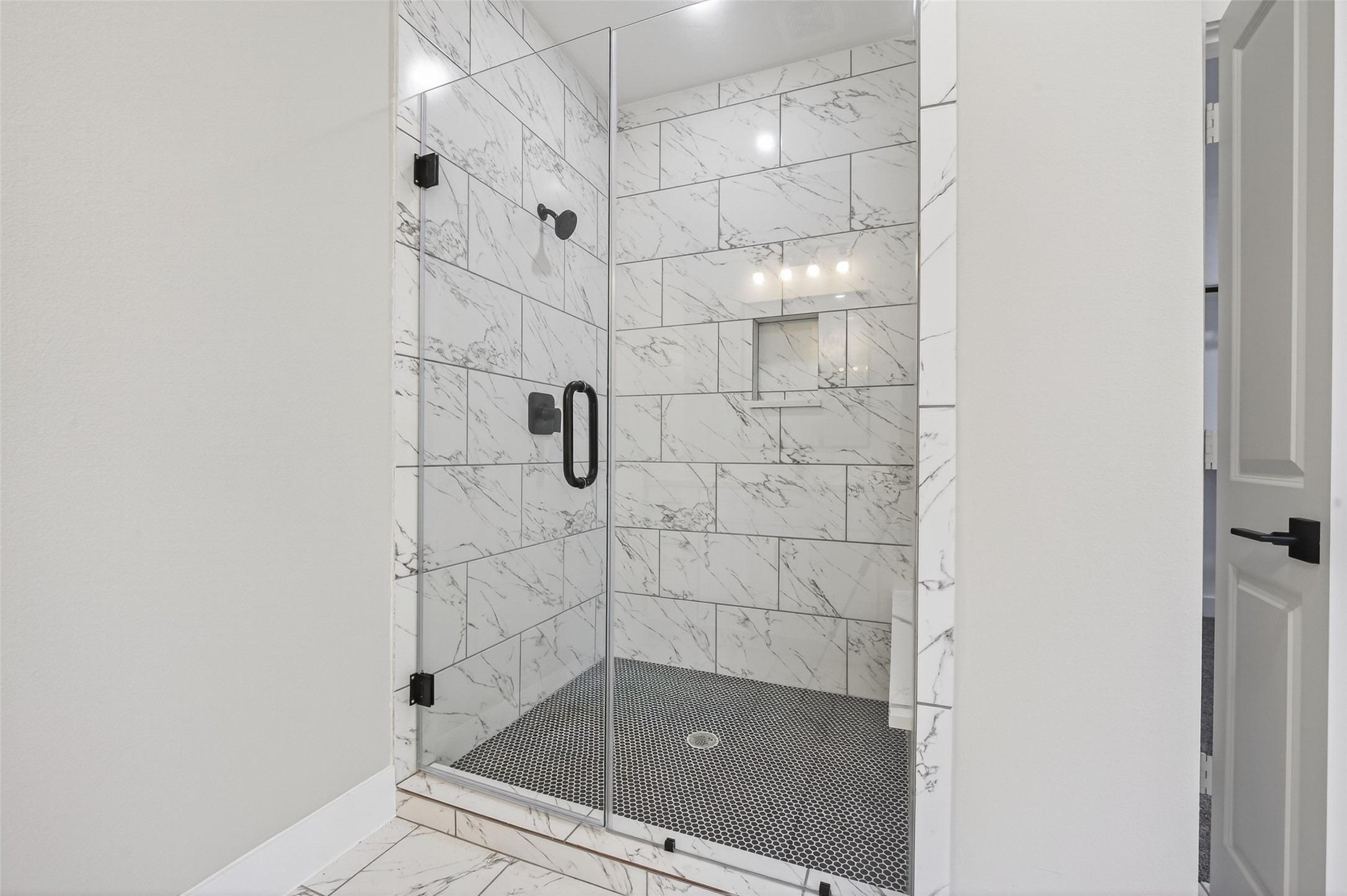 4902 Wunder Way Houston, TX 77069 - Photo 20 of 41 a bathroom with a shower