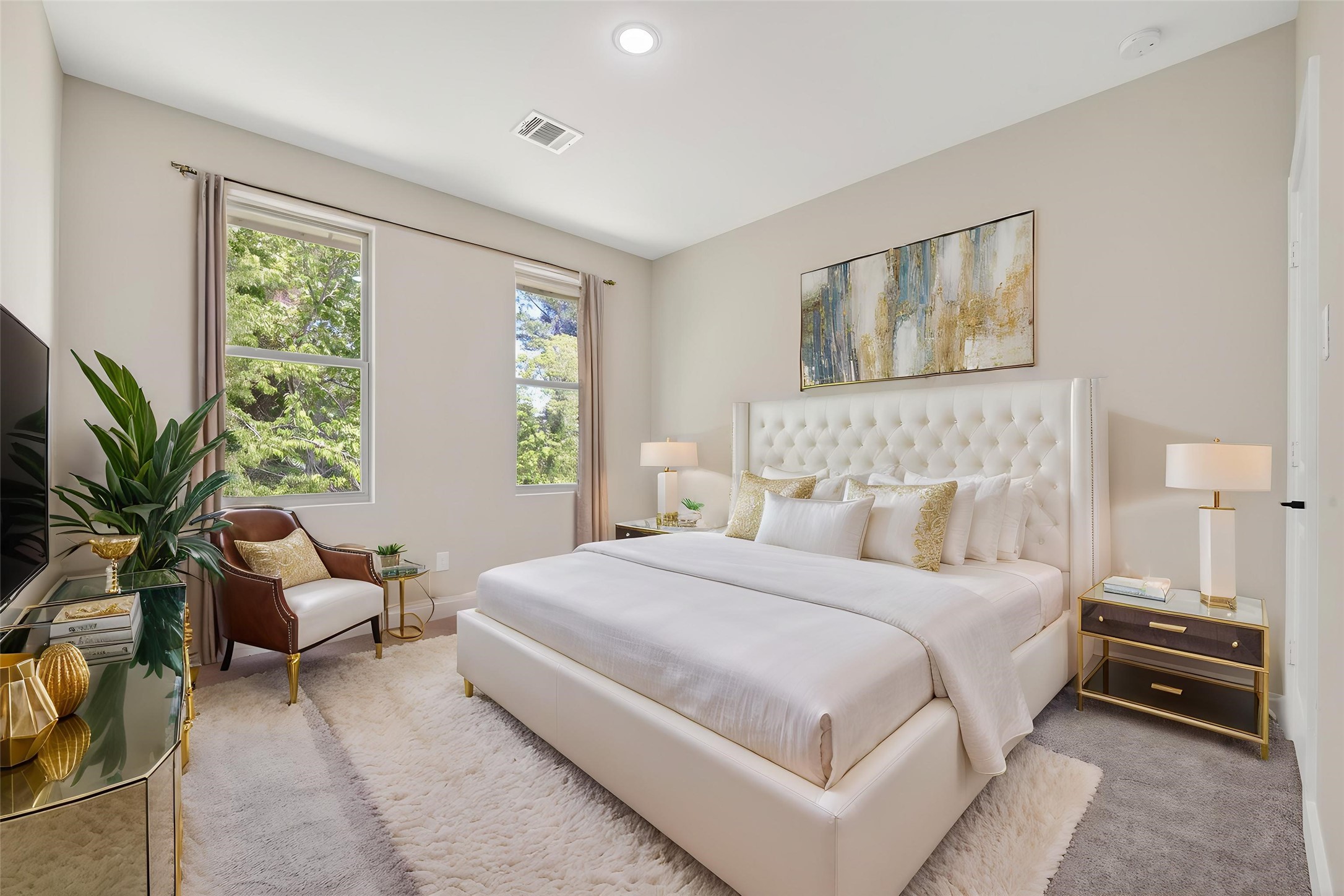 4902 Wunder Way Houston, TX 77069 - Photo 25 of 41 a bedroom with a large bed and a window