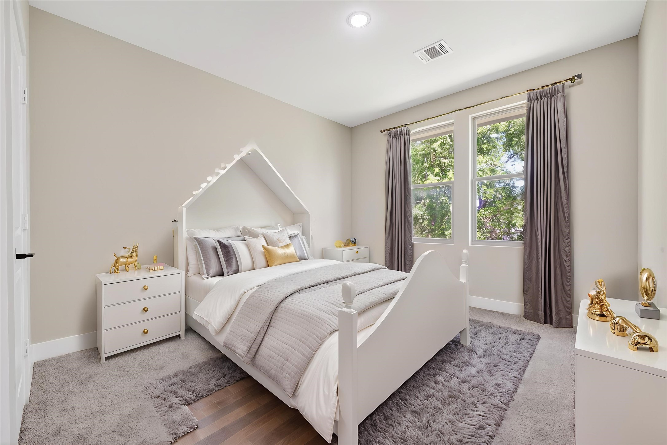 4902 Wunder Way Houston, TX 77069 - Photo 30 of 41 a bed room with a bed and a window