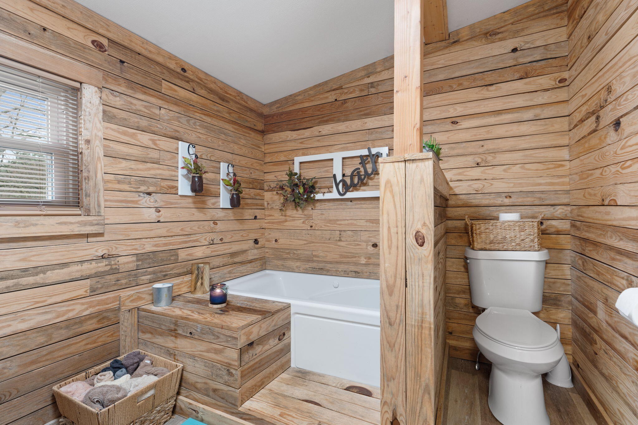 129 Farris Road Cleveland, TN 37323 - Photo 16 of 26 a bathroom with a sink a toilet and shower