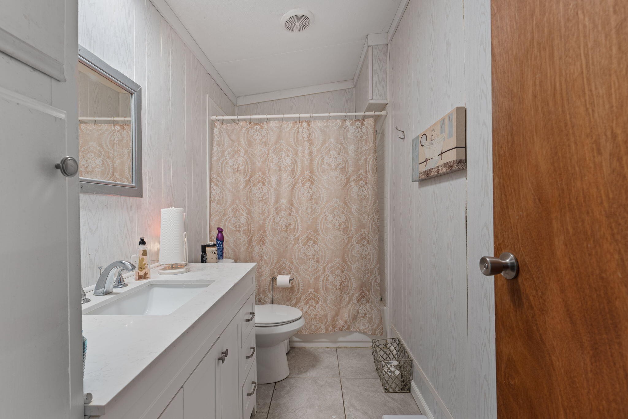 129 Farris Road Cleveland, TN 37323 - Photo 20 of 26 a bathroom with a sink toilet and shower