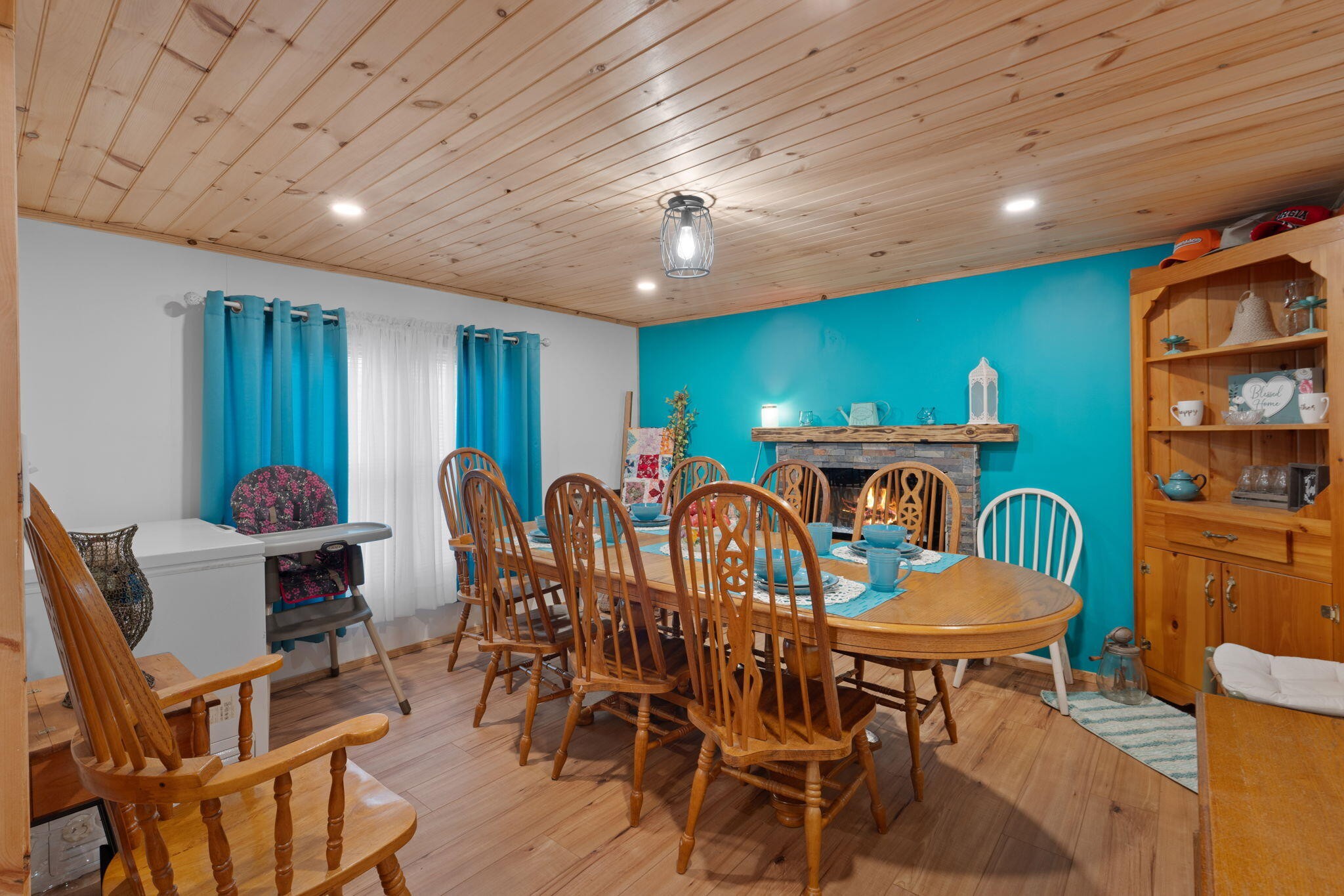 129 Farris Road Cleveland, TN 37323 - Photo 10 of 26 a view of a dining room with furniture