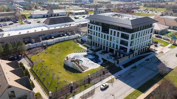 $1,790,000 | 4951 West 134th Street, Unit 204, Leawood, KS 66224