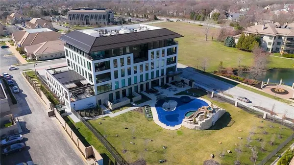 $1,790,000 | 4951 West 134th Street, Unit 204, Leawood, KS 66224