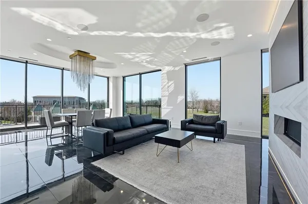 $1,790,000 | 4951 West 134th Street, Unit 204, Leawood, KS 66224